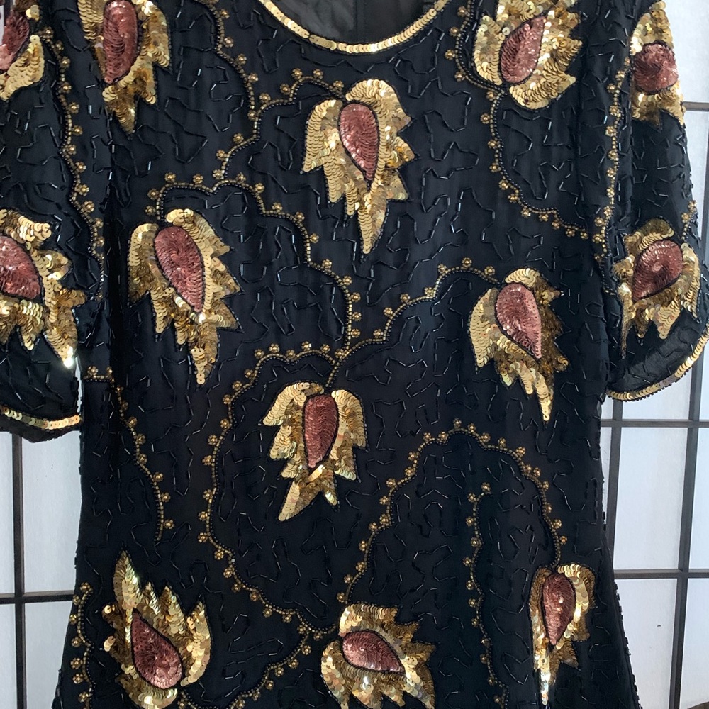 EUC Stenay Black 100% Silk Beaded Sequins Leaf Design Blouse size Medium